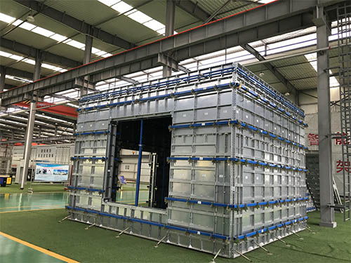 建筑鋁模板與盛卓爬架網 創新建材助力房產建設